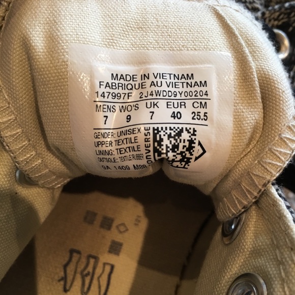 Converse !! - Picture 3 of 3